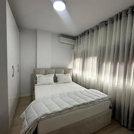Cozy Family Near Pazari I Ri 2-bedroom Stayin * Tirana