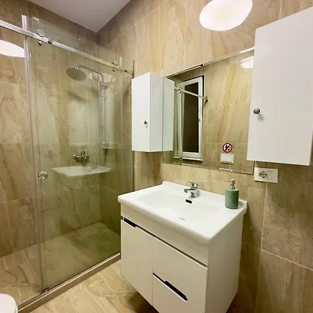 Cozy Family Near Pazari I Ri 2-bedroom Stayin * Tirana